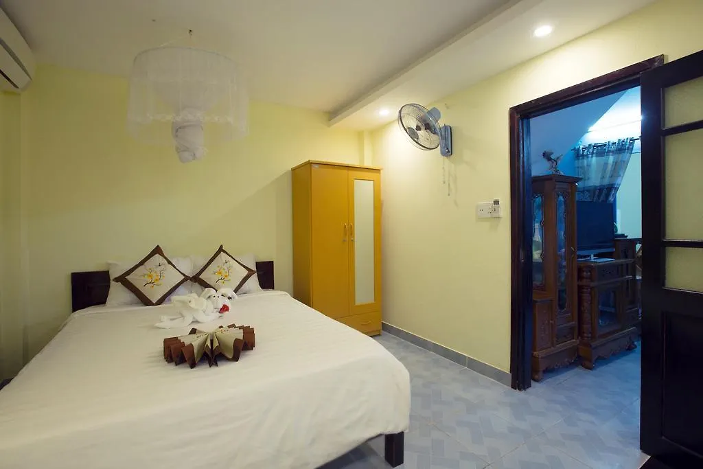 Plum Tree Homestay Χόι Αν 0*,