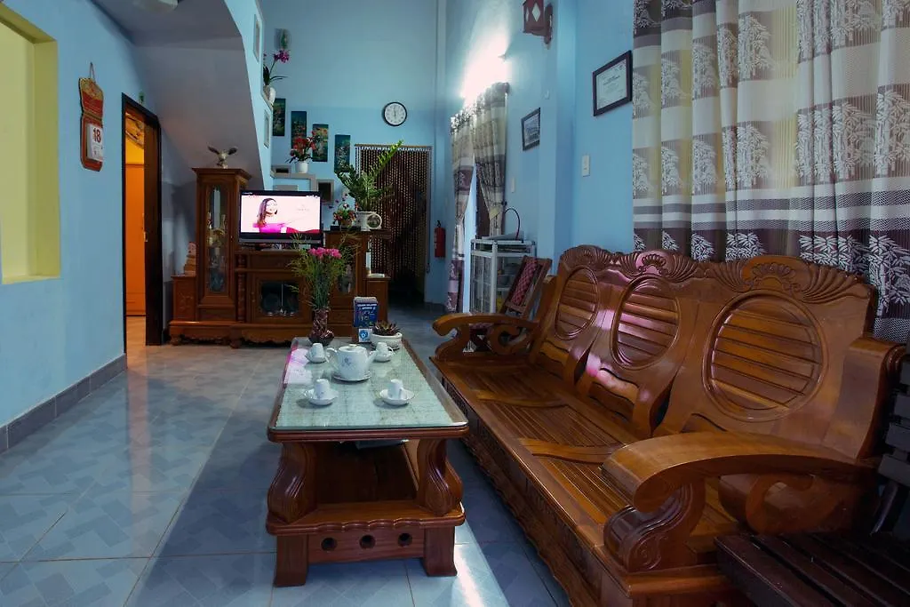 Plum Tree Homestay Χόι Αν